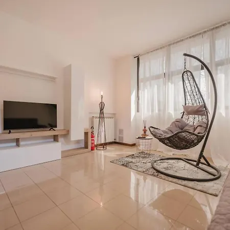 Unico 8, 4 Ospiti, Parcheggio Gratis, 10 Minuti Da Venezia Appartement