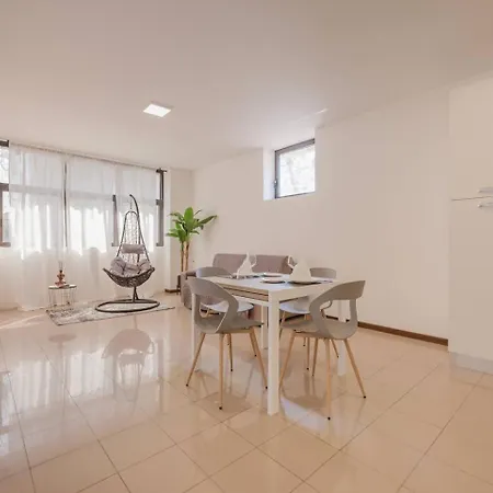Unico 8, 4 Ospiti, Parcheggio Gratis, 10 Minuti Da Venezia דירה מסטרה
