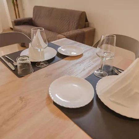 Apartment Unico 8 A 450mt Dalla Stazione *