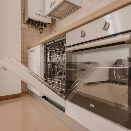 Unico 8 -alloggio A 450mt Dalla Stazione * البندقية